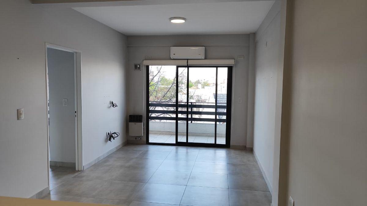 Foto de HERMOSO DEPARTAMENTO 2 AMBIENTES CON BALCON EN EL BARRIO VELEZ, imagen 2