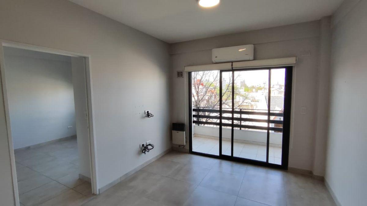 Foto de HERMOSO DEPARTAMENTO 2 AMBIENTES CON BALCON EN EL BARRIO VELEZ, imagen 3