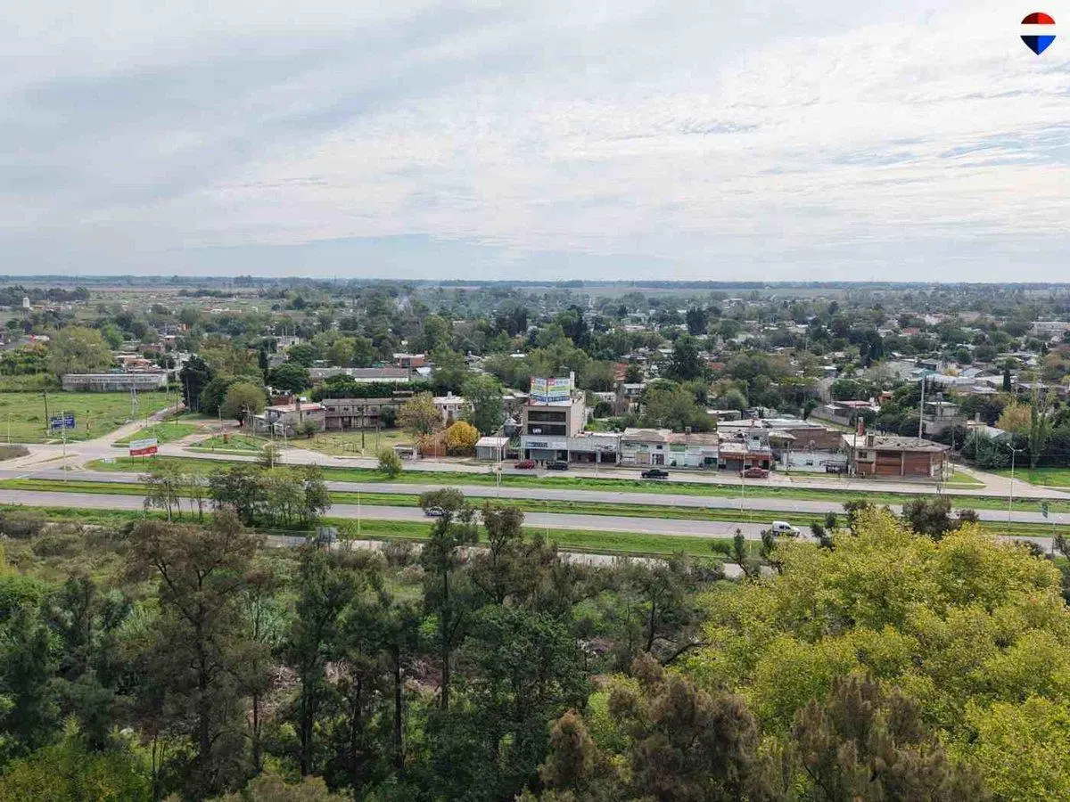 Complejo comercial sobre Ruta 3 con Renta Activa 5