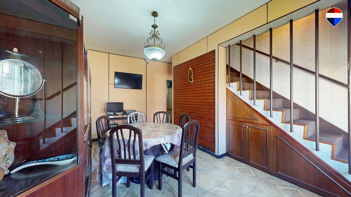 CASA EN VENTA-3 AMBIENTES-HAEDO NORTE CON PATIO