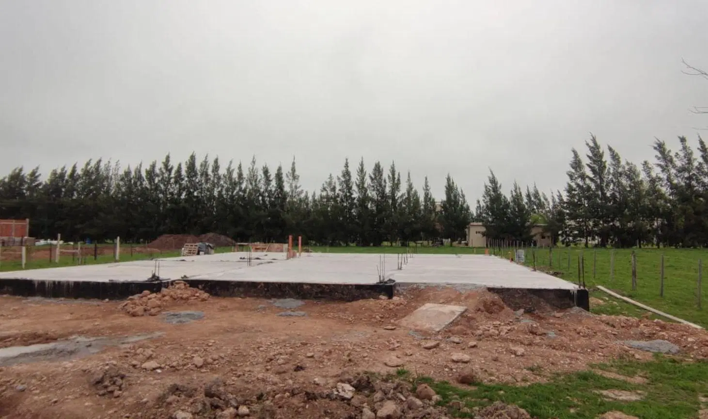 Venta Solida Casa dos Plantas a terminar Cañuelas 3