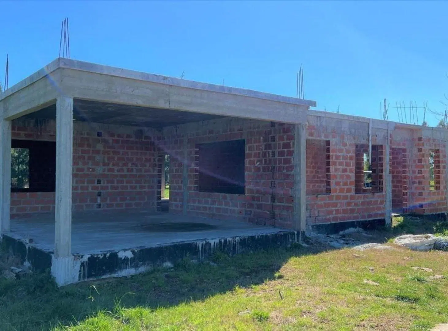 Venta Solida Casa dos Plantas a terminar Cañuelas 5