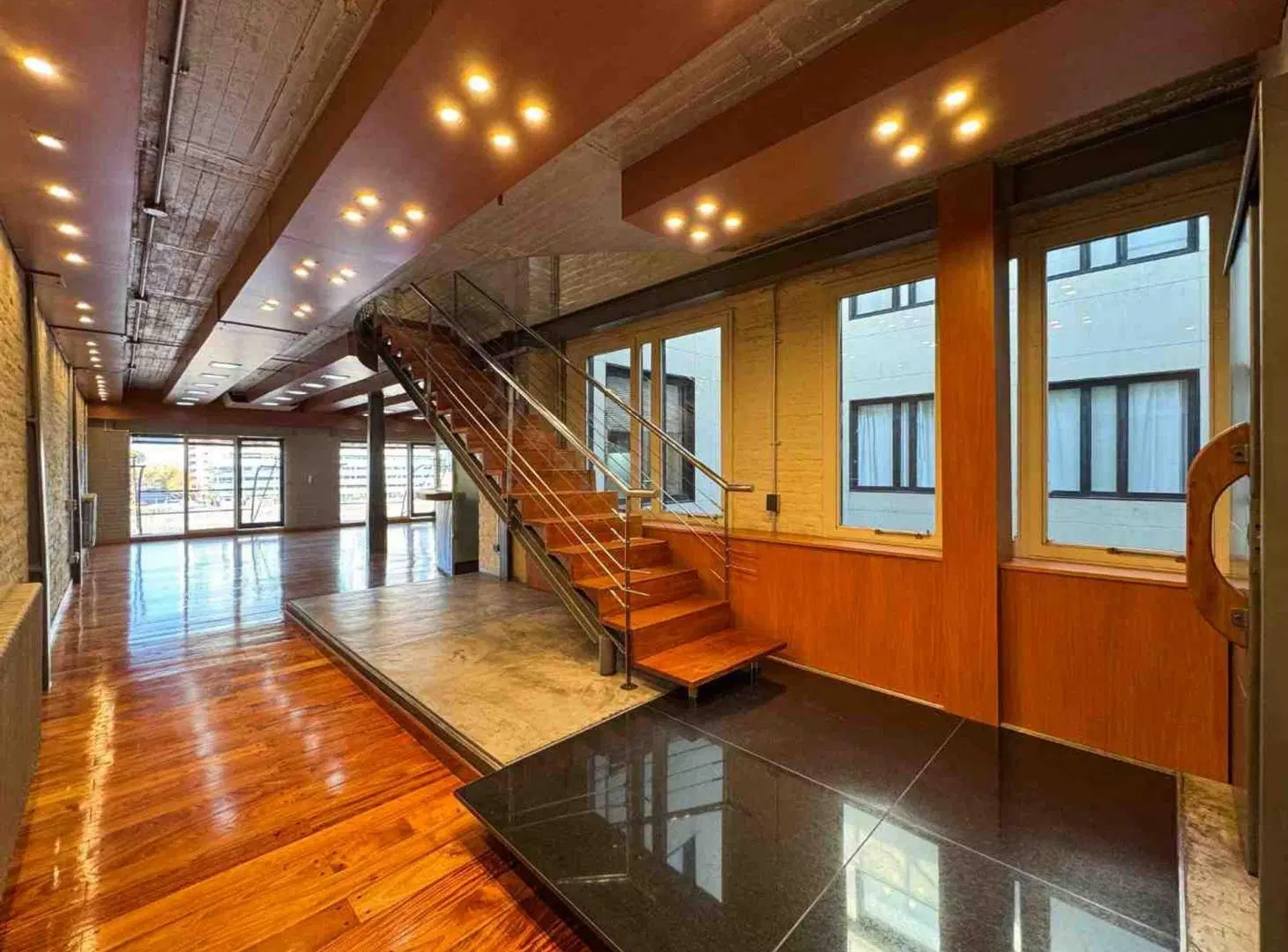 TRIPLEX EST INDUSTRIAL AL AGUA 2 COCH PTO MADERO 5