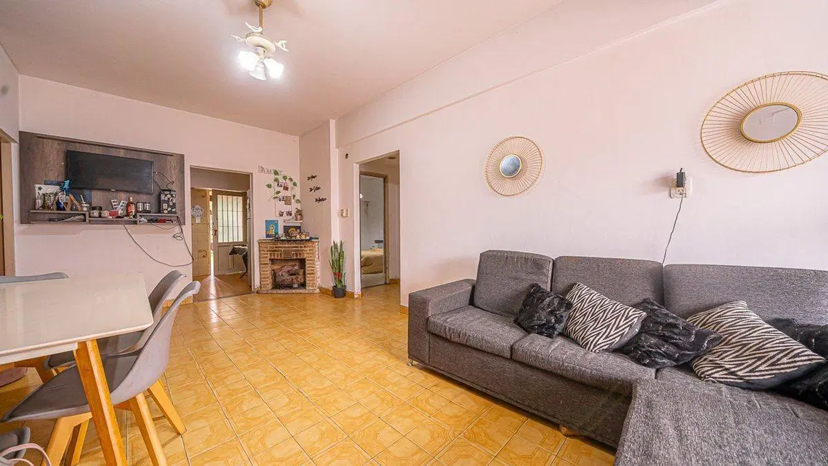 VENTA CASA CON PARQUE Y TRES DEPTOS EN SAN JUSTO 4