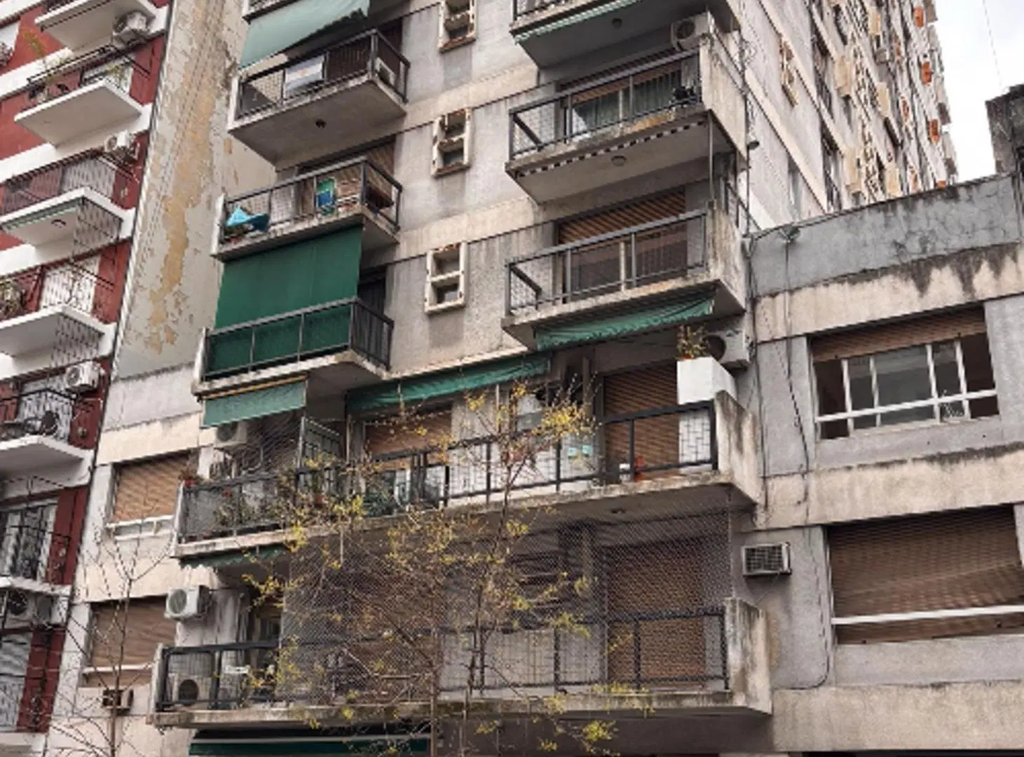 DEPARTAMENTO 3 AMB BALCON AL FRENTE Y PATIO INTERN 3