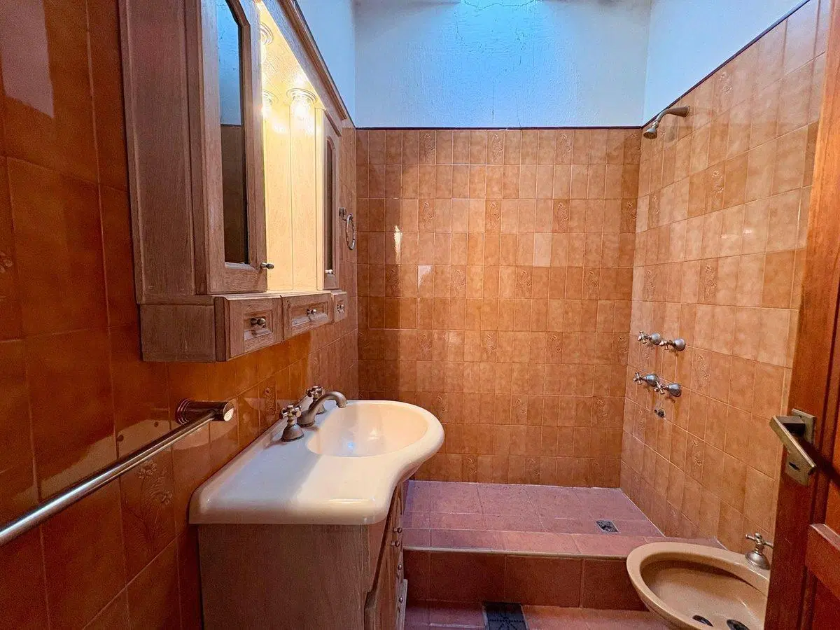 Venta casa 3 amb + dpto, cocheras en Pablo Podestá 4