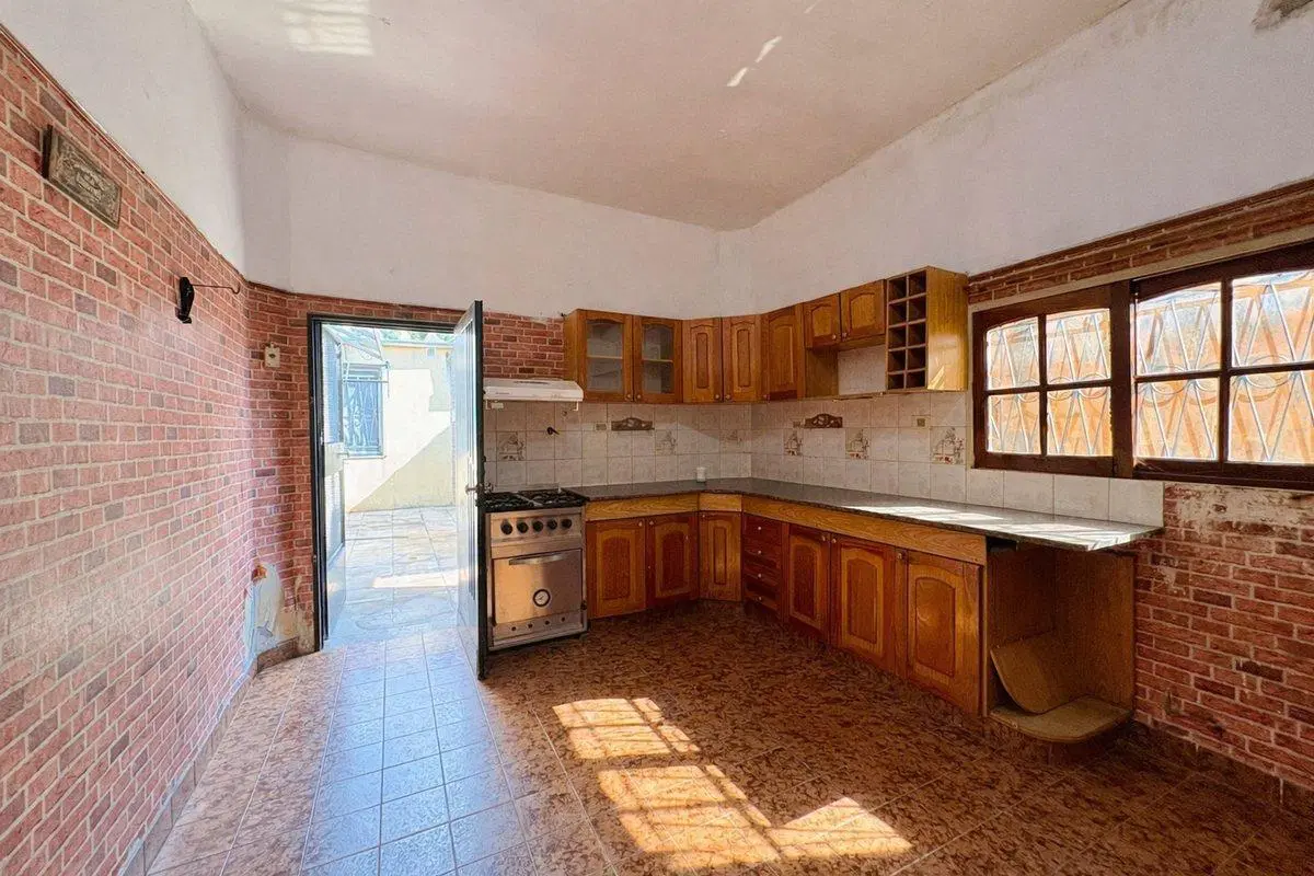 Venta casa 3 amb + dpto, cocheras en Pablo Podestá 2