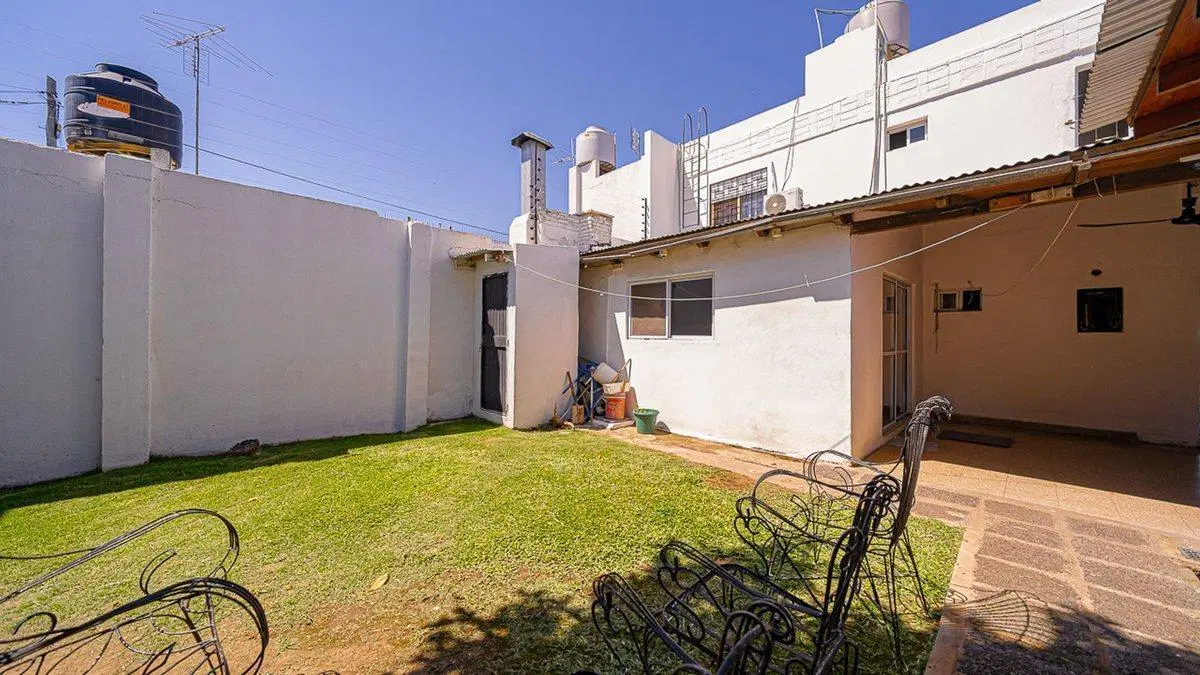 VENTA CASA CON PARQUE JOSE LEON SUAREZ 5