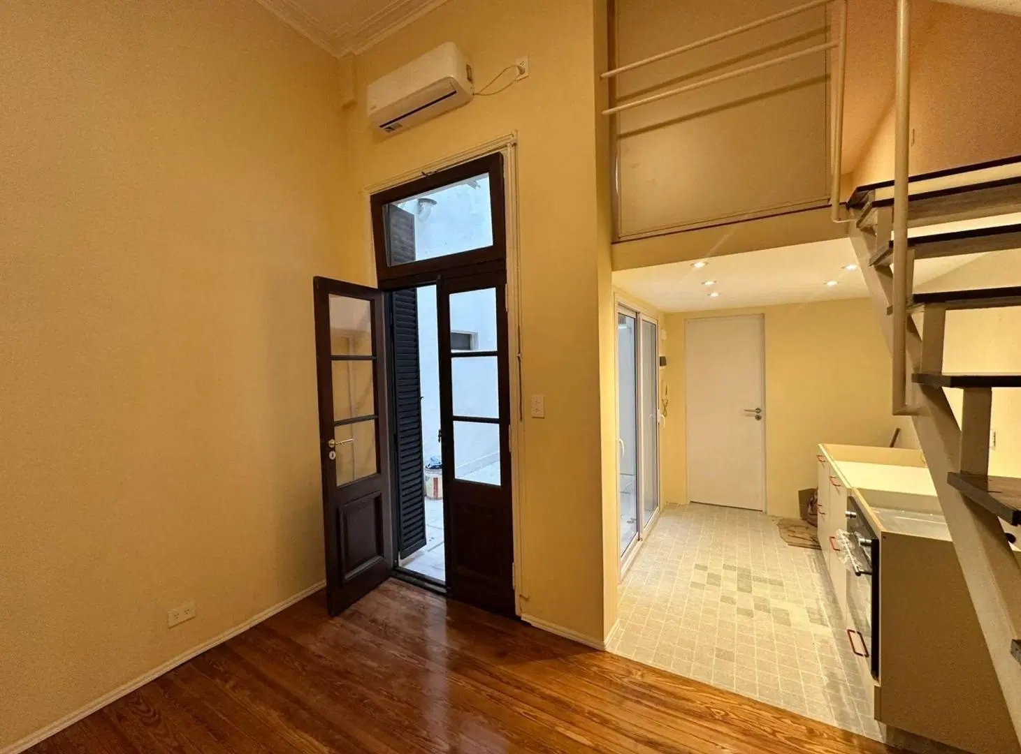 VENTA PH DPTO RECICLADO CON PATIO RECOLETA 8