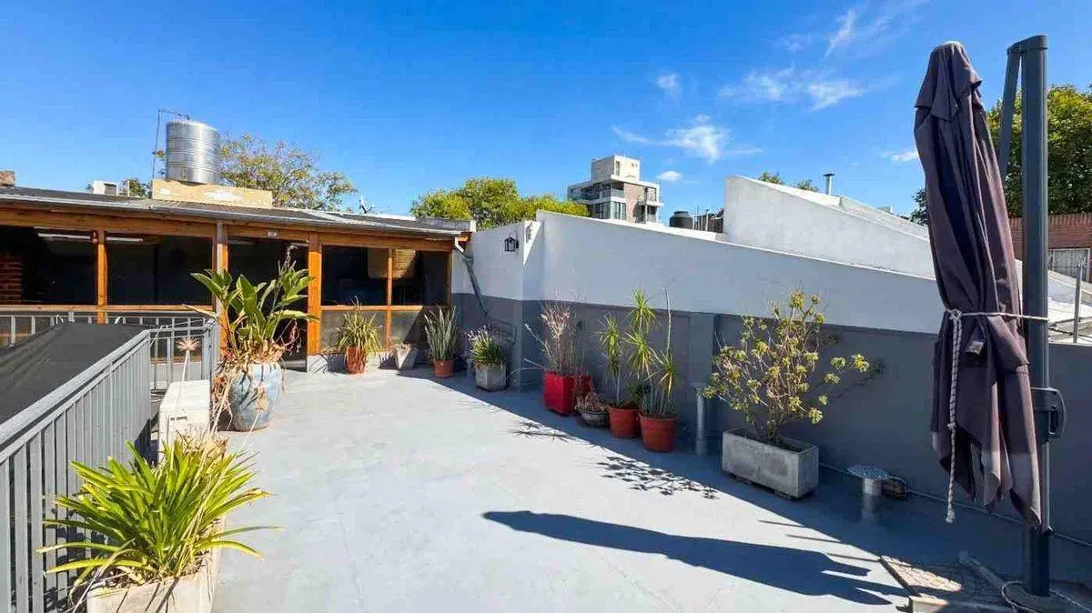 VENTA PH 3 AMB. CON TERRAZA Y PARRILA PROPIA 2