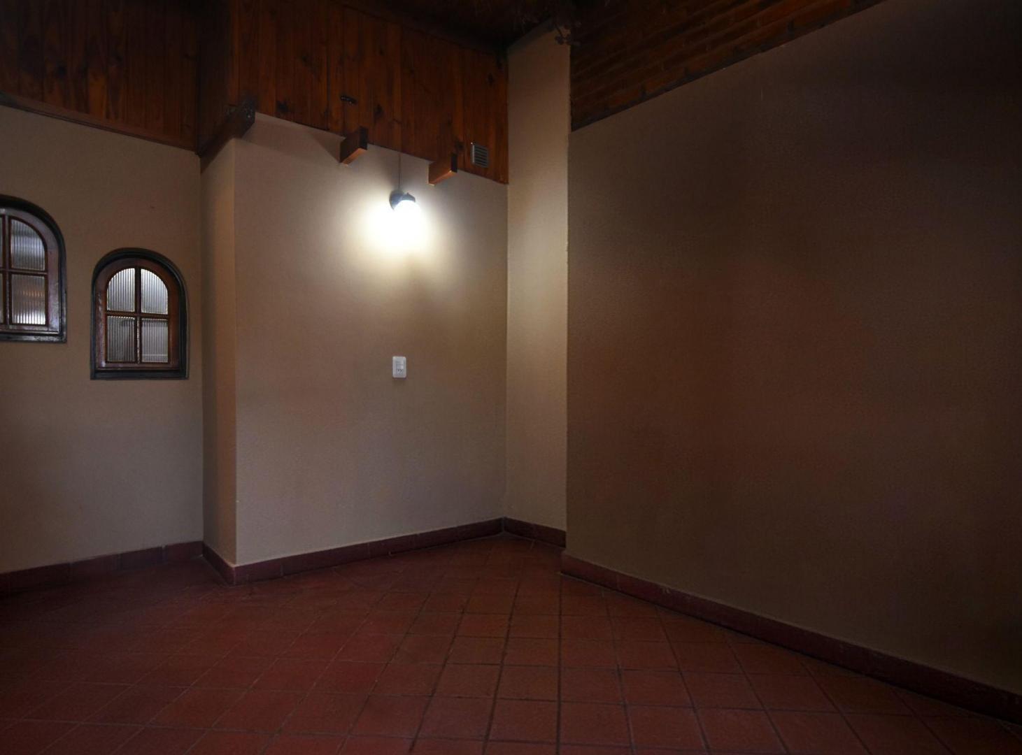 Foto de DEPARTAMENTO + LOCALES EN VENTA (PABLO NOGUES), imagen 3
