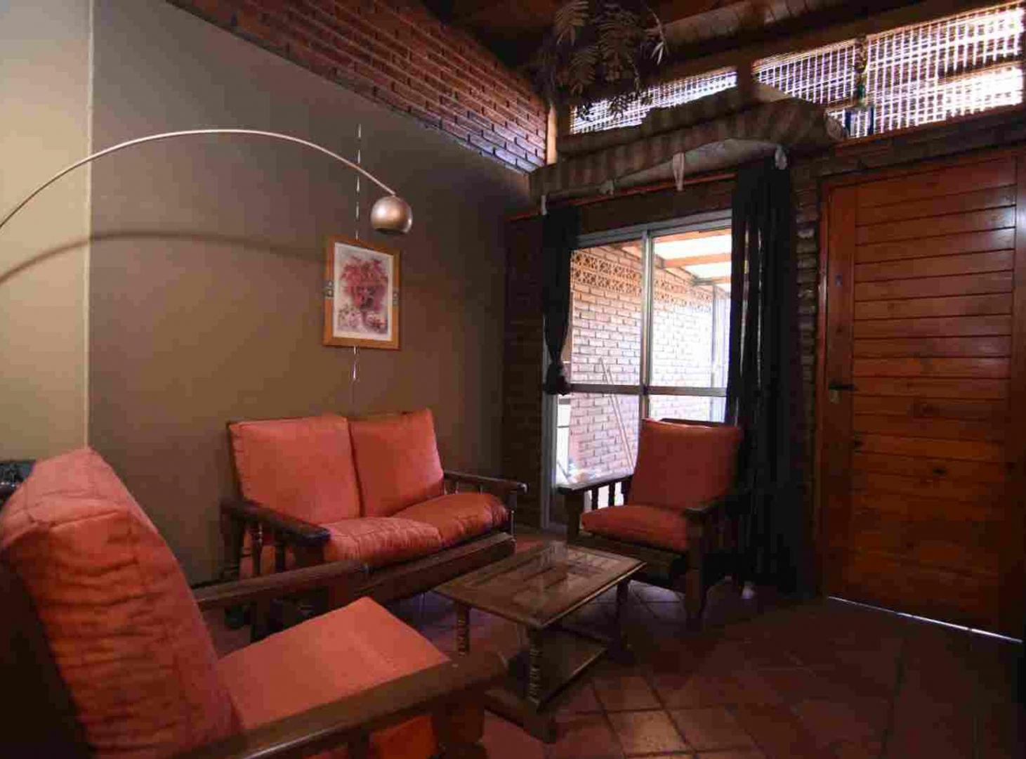 Foto de DEPARTAMENTO + LOCALES EN VENTA (PABLO NOGUES), imagen 4