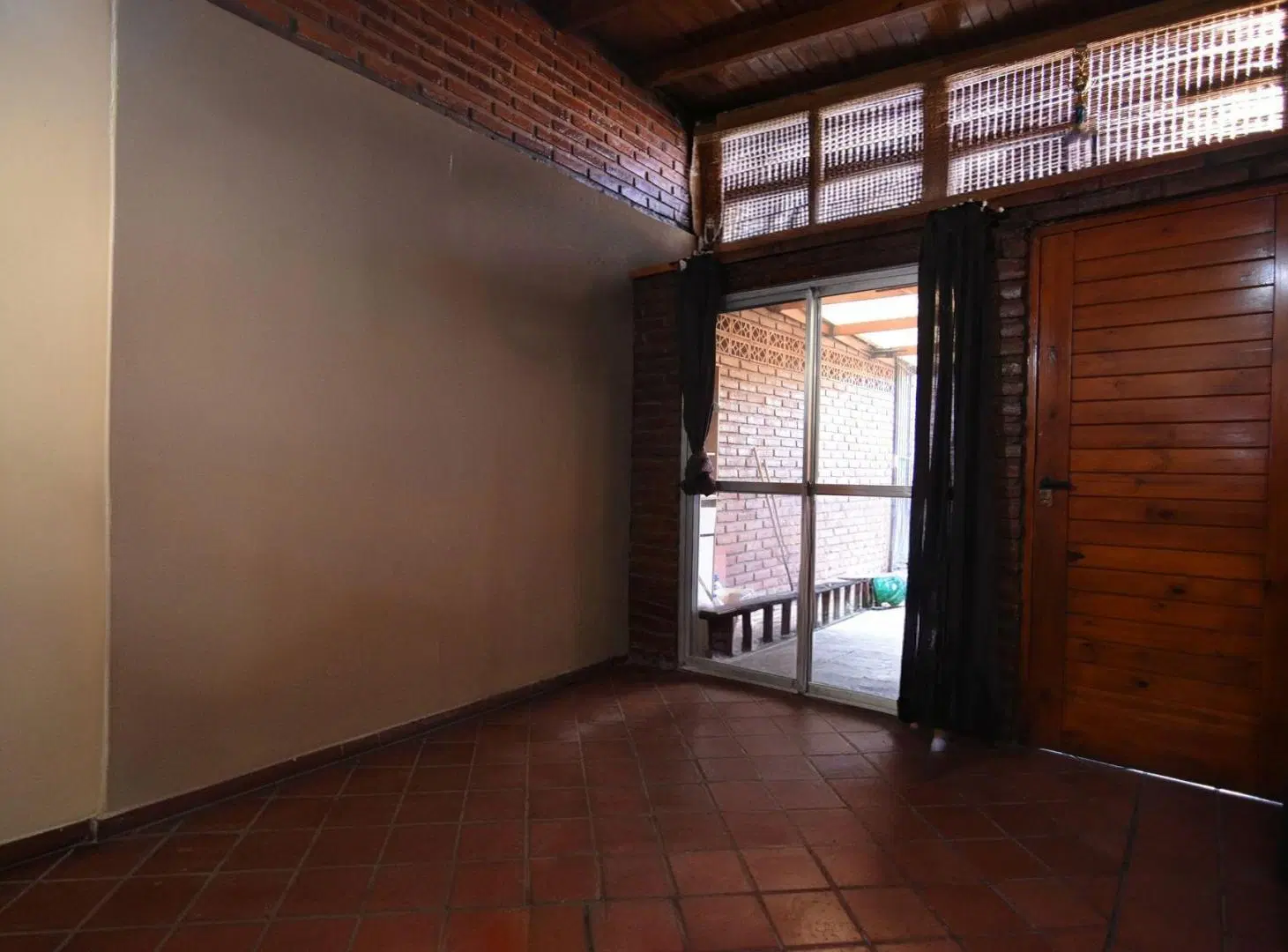 LOCALES + DEPARTAMENTO EN VENTA (PABLO NOGUES) 4