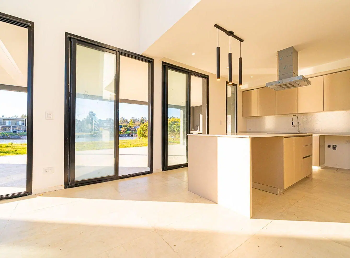 CASA 5 AMB A ESTRENAR A LA LAGUNA SANTO DOMINGO 3