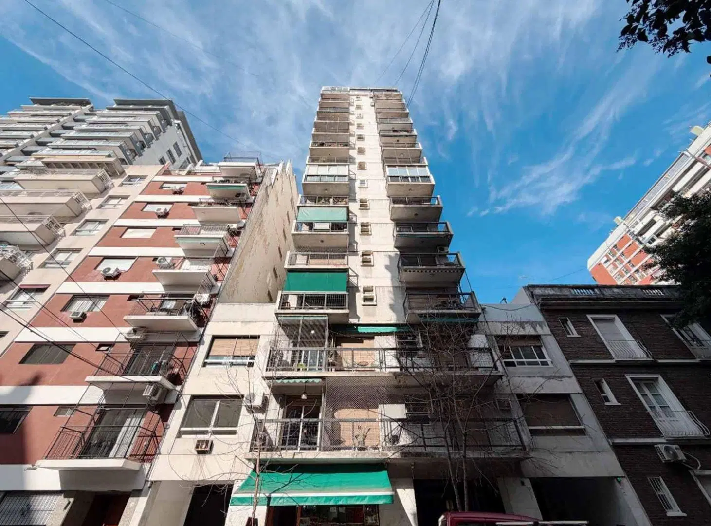 VENTA DPTO 3 AMB PATIO Y BALCON FRENTE RECOLETA 8