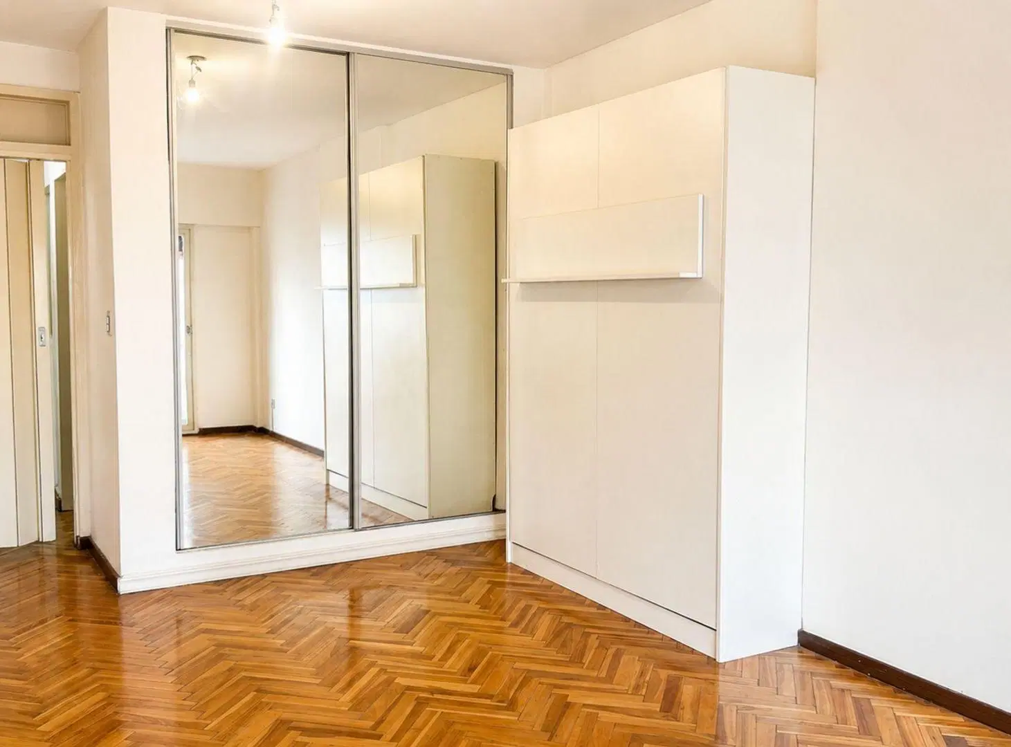 Monoambiente con vista al río y balcón 4