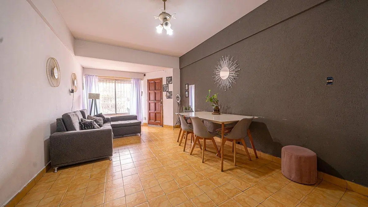 VENTA CASA CON PARQUE Y TRES DEPTOS EN SAN JUSTO 5