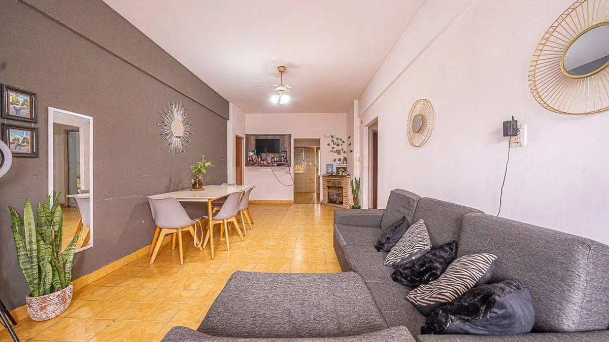 VENTA CASA CON PARQUE Y TRES DEPTOS EN SAN JUSTO 3