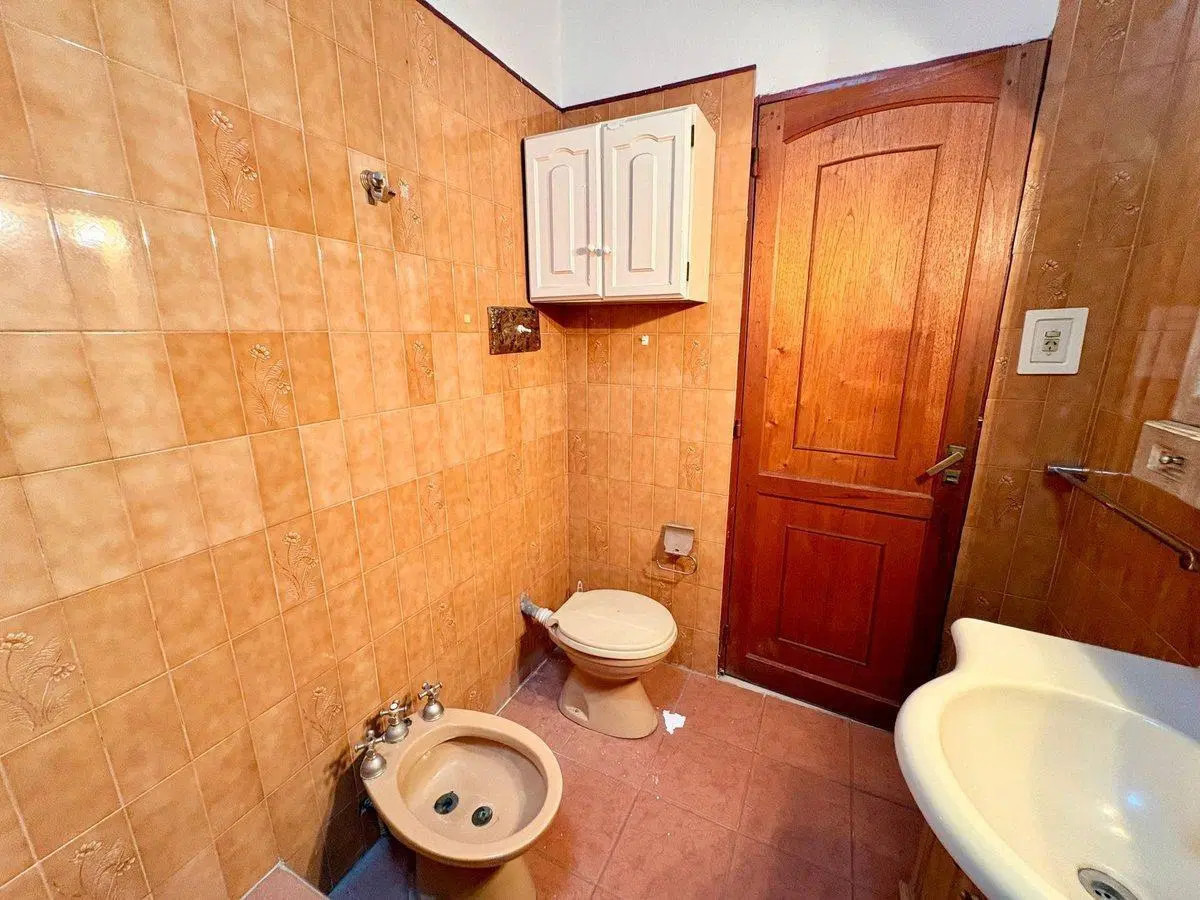 Venta casa 3 amb + dpto, cocheras en Pablo Podestá 4