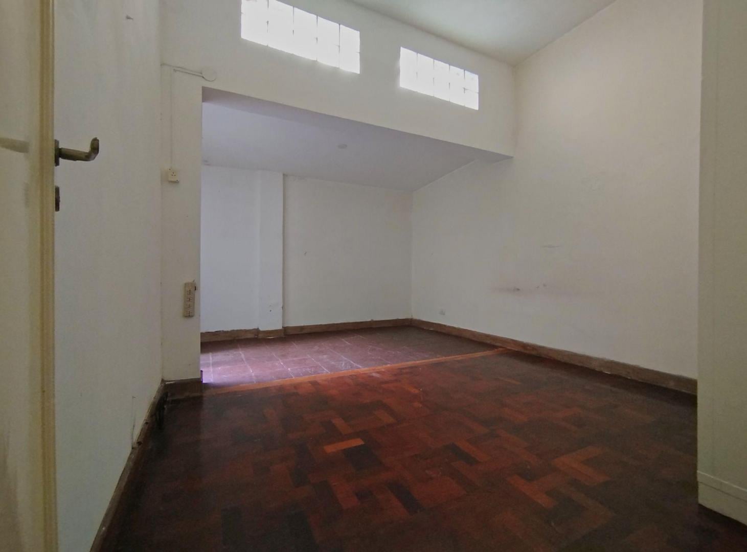 Foto de VENTA PH 2 Amb.-Muy Luminoso- 2 Patios- Chacarita, imagen 3
