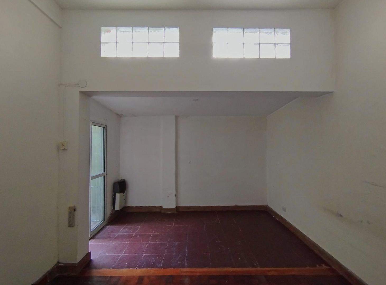 Foto de VENTA PH 2 Amb.-Muy Luminoso- 2 Patios- Chacarita, imagen 2