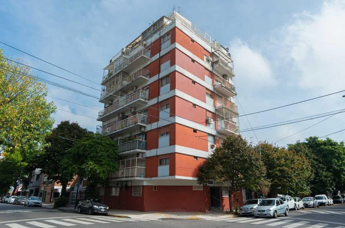 3 ambientes con balcón al frente. Apto crédito. 1