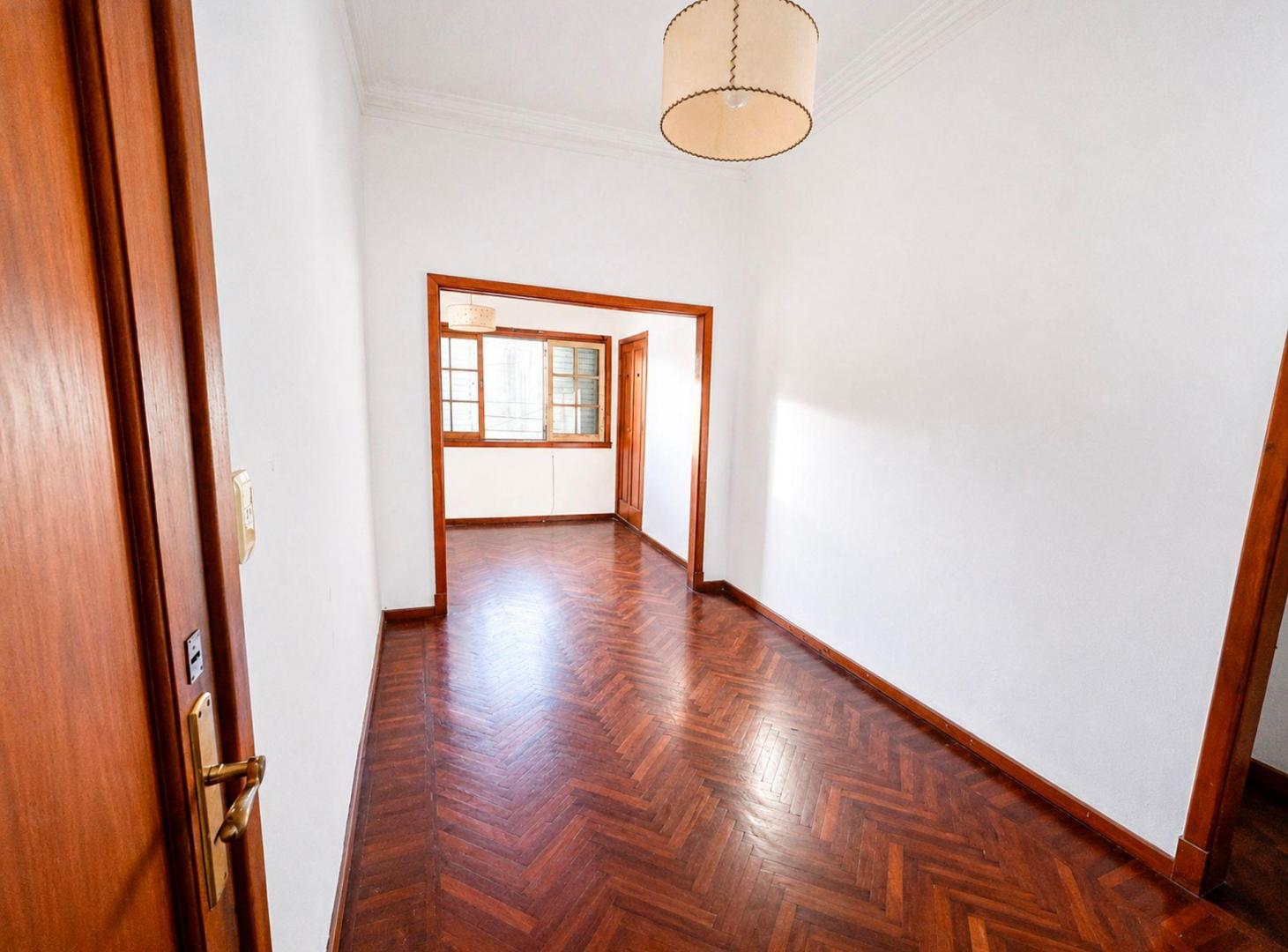 Foto de VENTA 3 AMB AMPLIO CON PATIO LUMINOSO EXC ESTADO, imagen 3