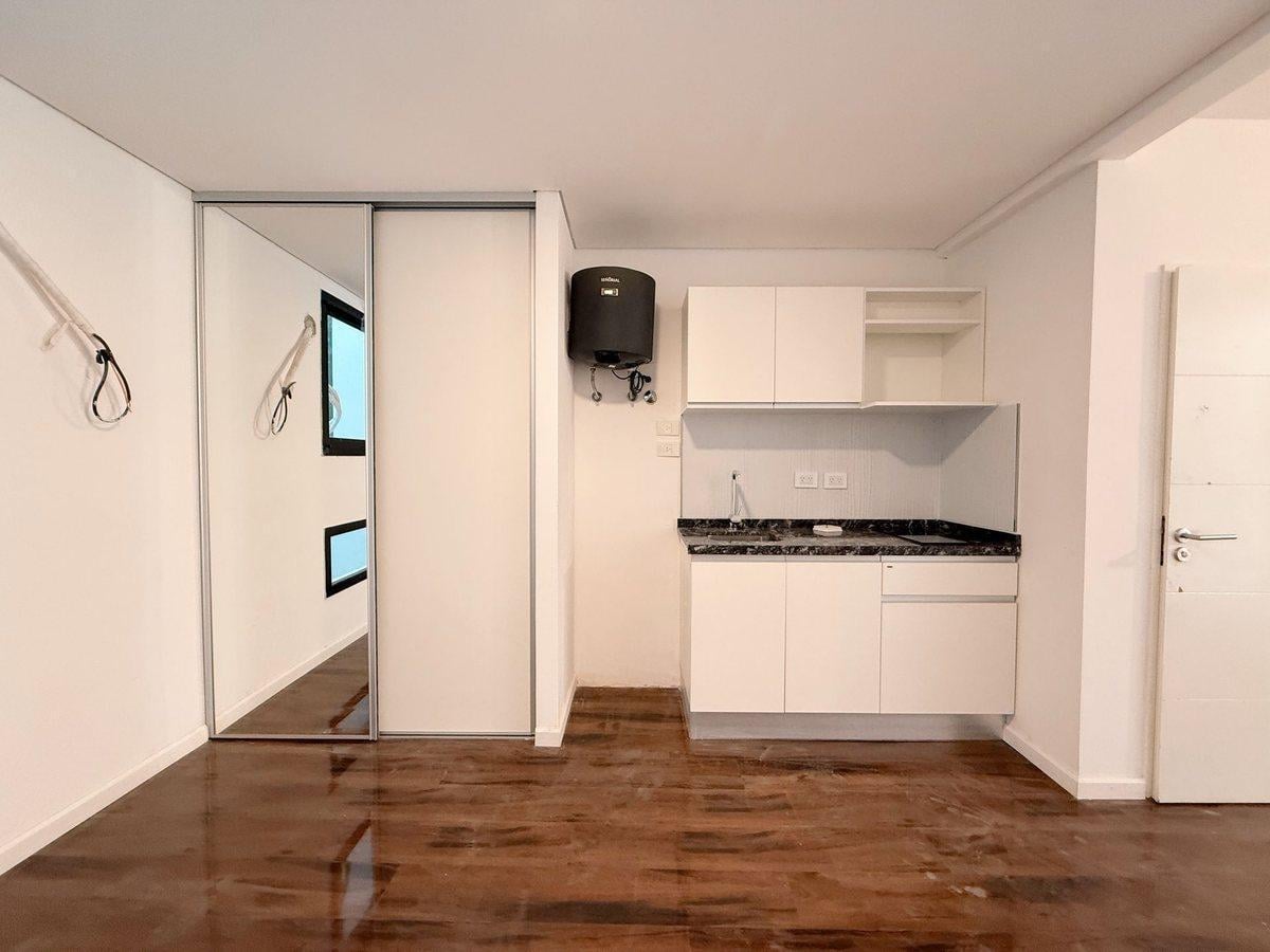 Foto de VENTA DOS AMBIENTES EN MONSERRAT, imagen 2