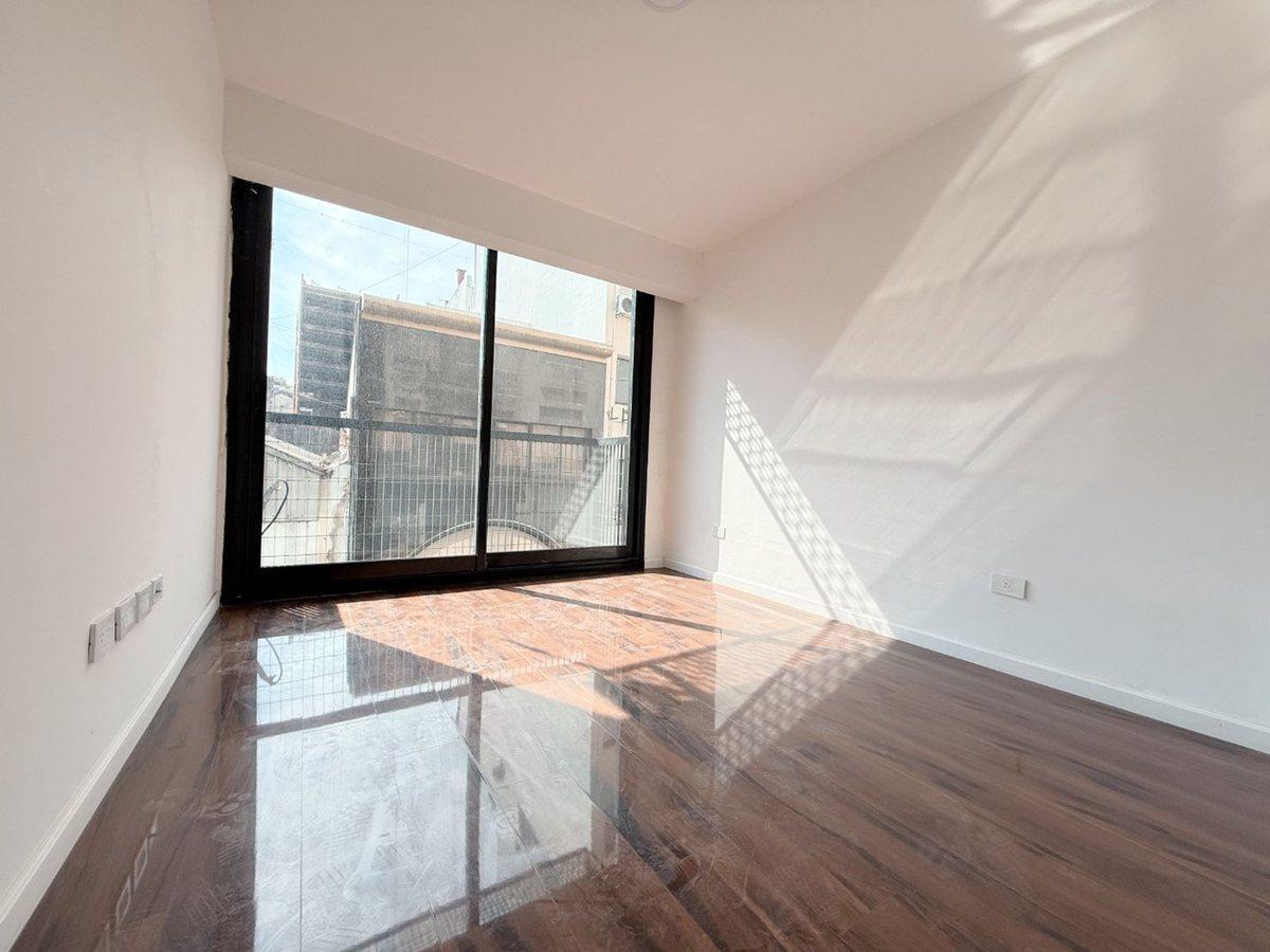 Foto de VENTA DOS AMBIENTES EN MONSERRAT, imagen 1