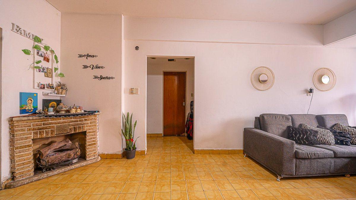 Foto de VENTA CASA CON PARQUE Y TRES DEPTOS EN SAN JUSTO, imagen 3