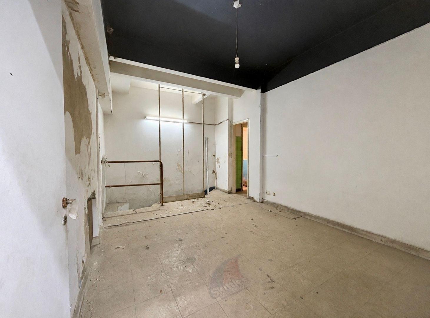 Foto de VENTA LOCAL COMERCIAL A LA CALLE MAIPU MICROCENTRO, imagen 3