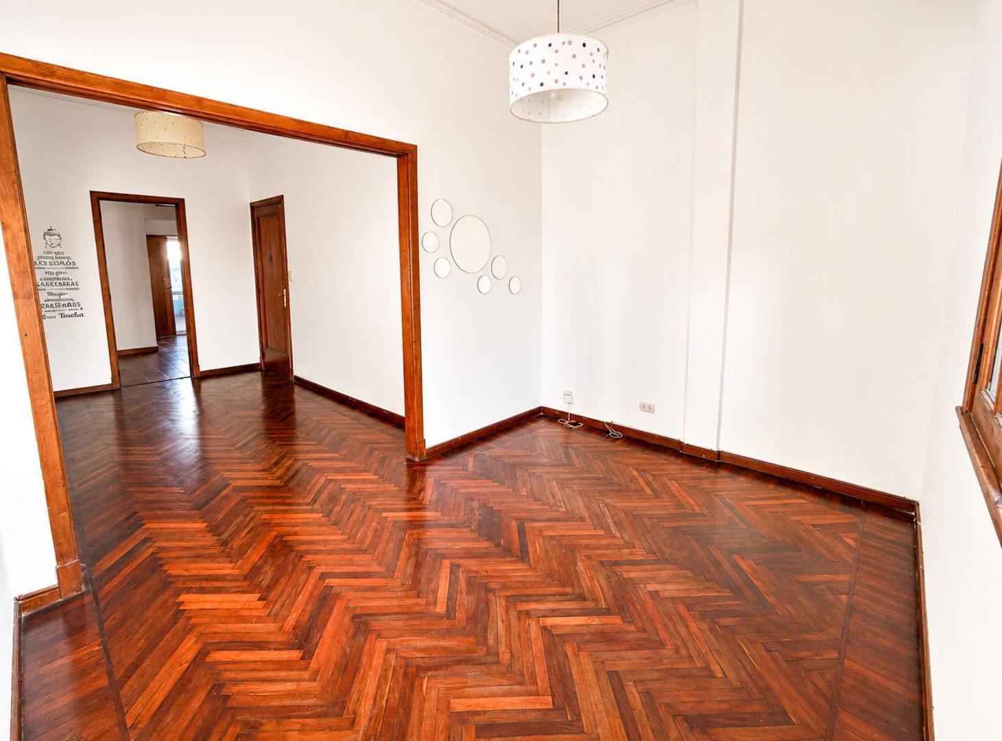Foto de VENTA 3 AMB AMPLIO CON PATIO LUMINOSO EXC ESTADO, imagen 4