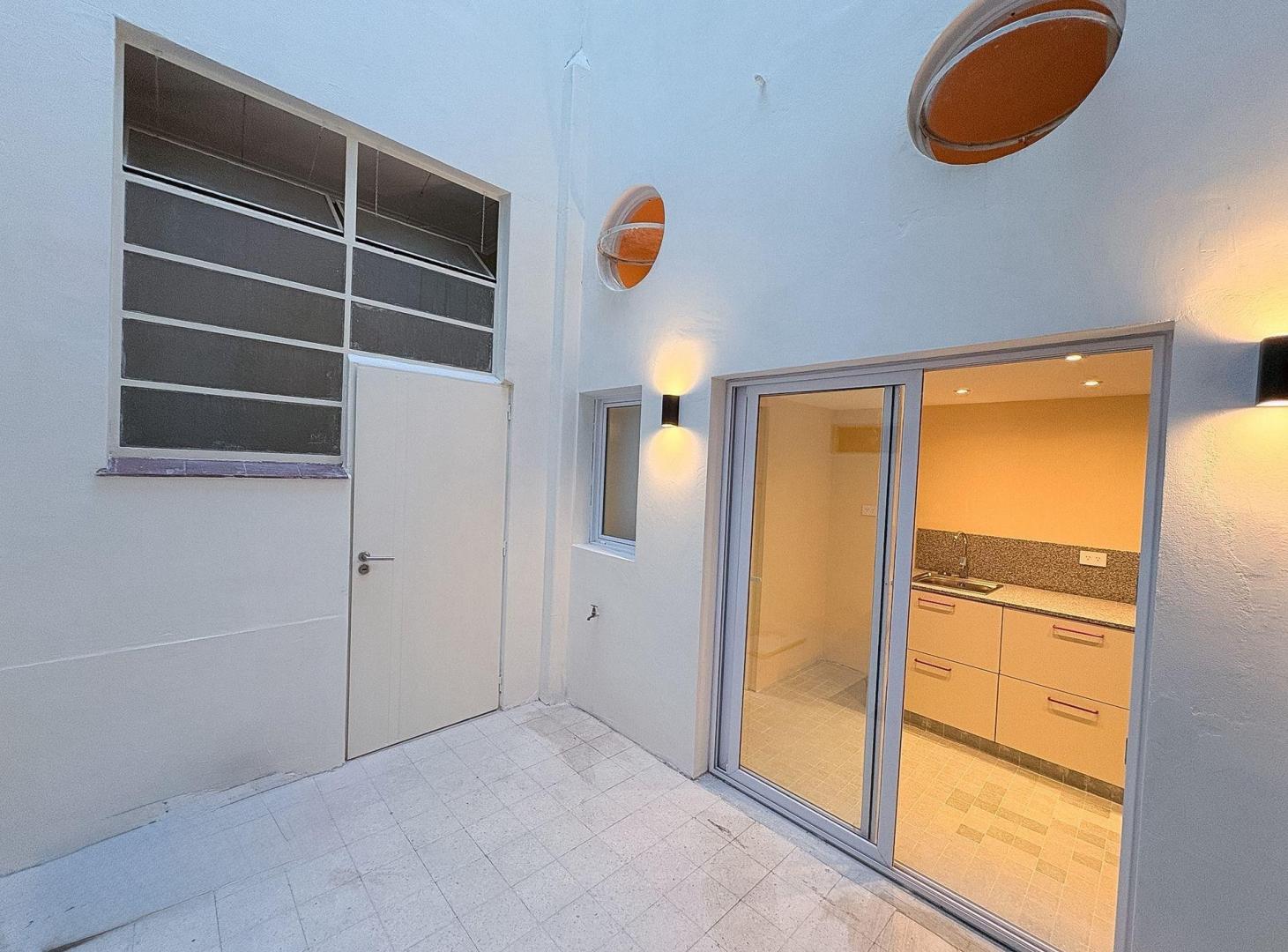Foto de VENTA PH DPTO RECICLADO CON PATIO RECOLETA, imagen 2