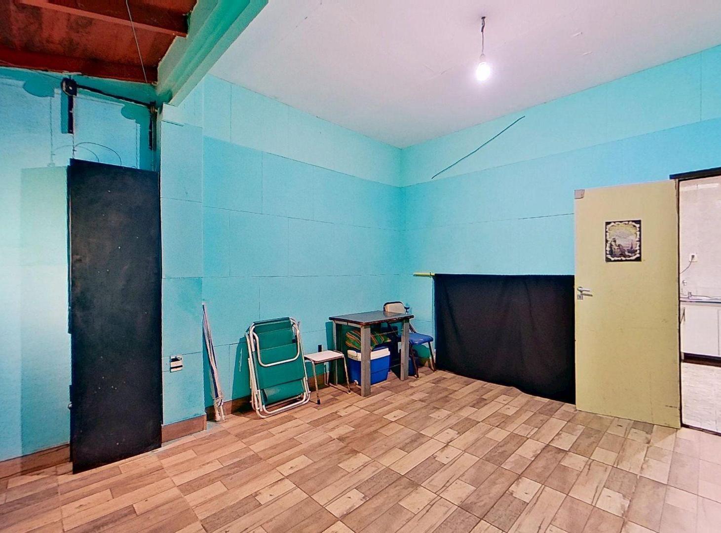Foto de Casa con Patio y 2/3 Dorm. + Cochera | Oportunidad, imagen 1