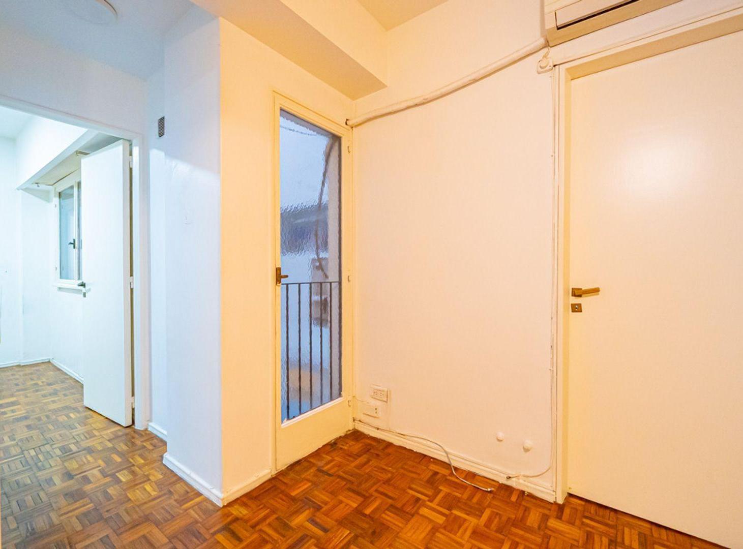Foto de Venta 2 ambientes apto profesional en Colegiales, imagen 3