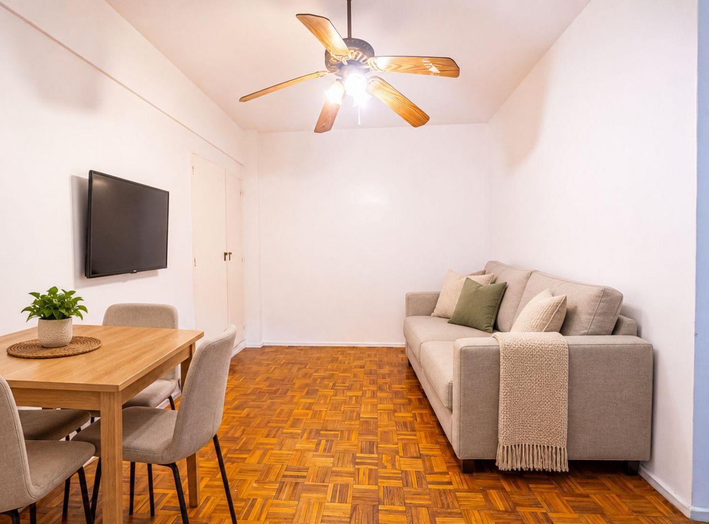Foto de Venta 2 ambientes apto profesional en Colegiales, imagen 2
