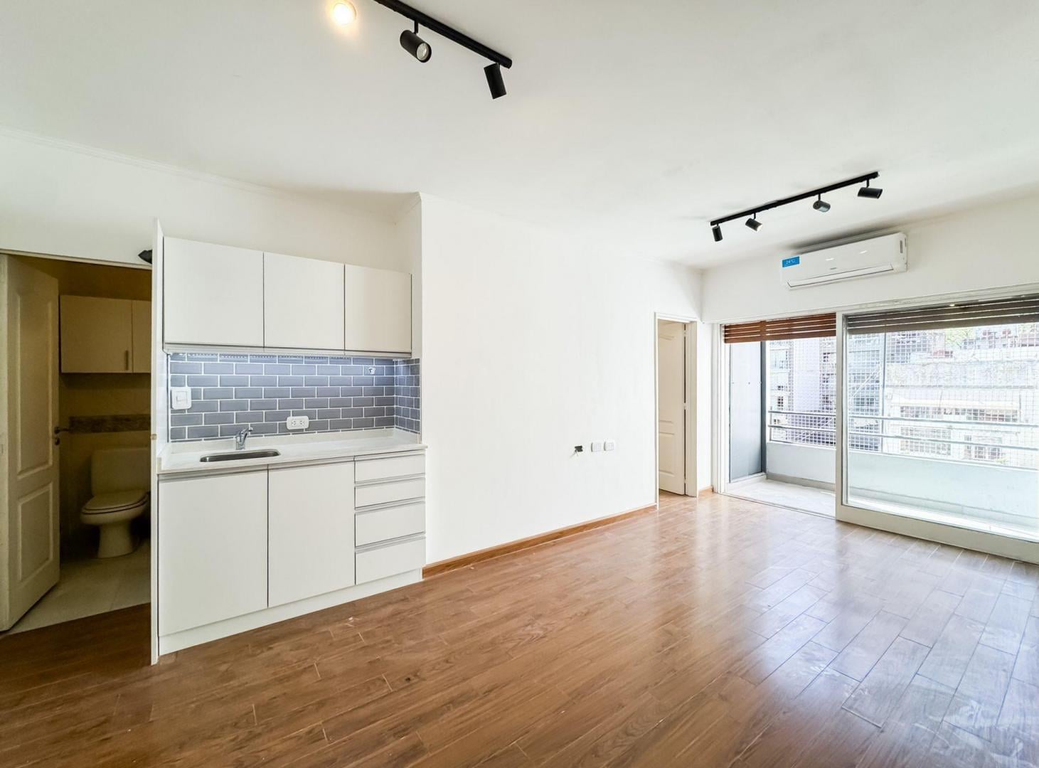 Foto de VENTA MONO DIVISIBLE CON BALCON EN LAS CAÑITAS, imagen 2