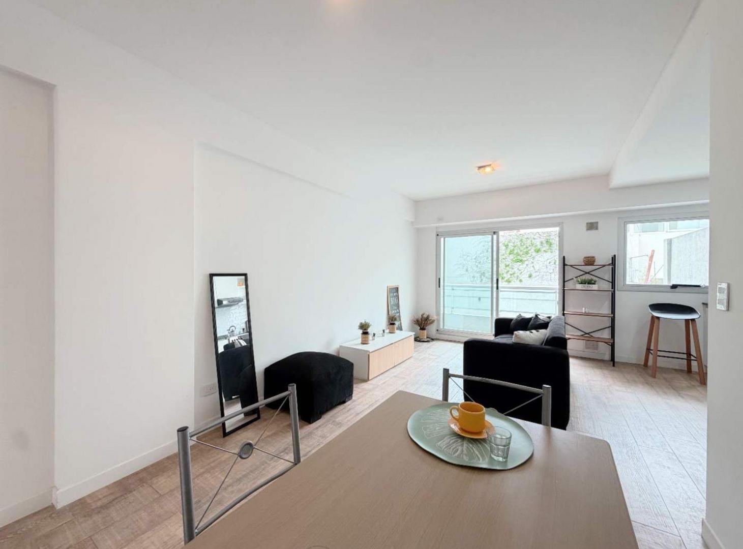 Foto de Venta 2 Ambientes con Patio y Balcón en Núñez!, imagen 1