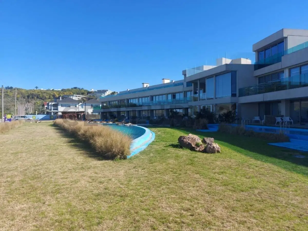 Venta de apartamento monoamiente en edificio Syrah en Punta Ballena 5