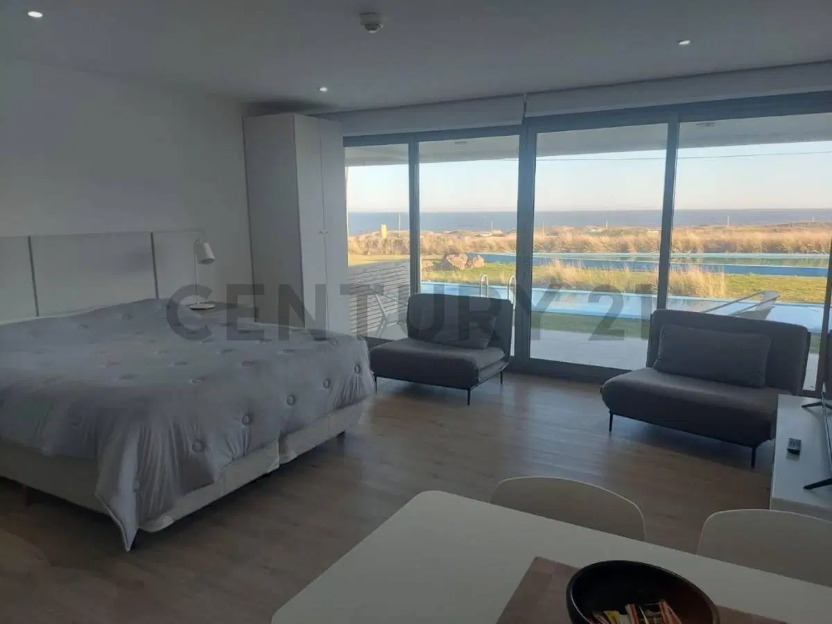 Venta de apartamento monoamiente en edificio Syrah en Punta Ballena 1
