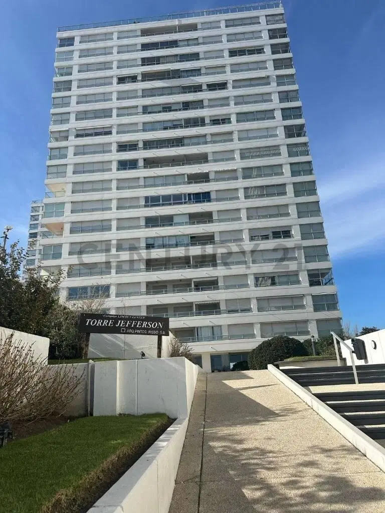 Departamento esquinero en Venta con vista al mar 3 Dorm - Pda 18, Punta del Este 2