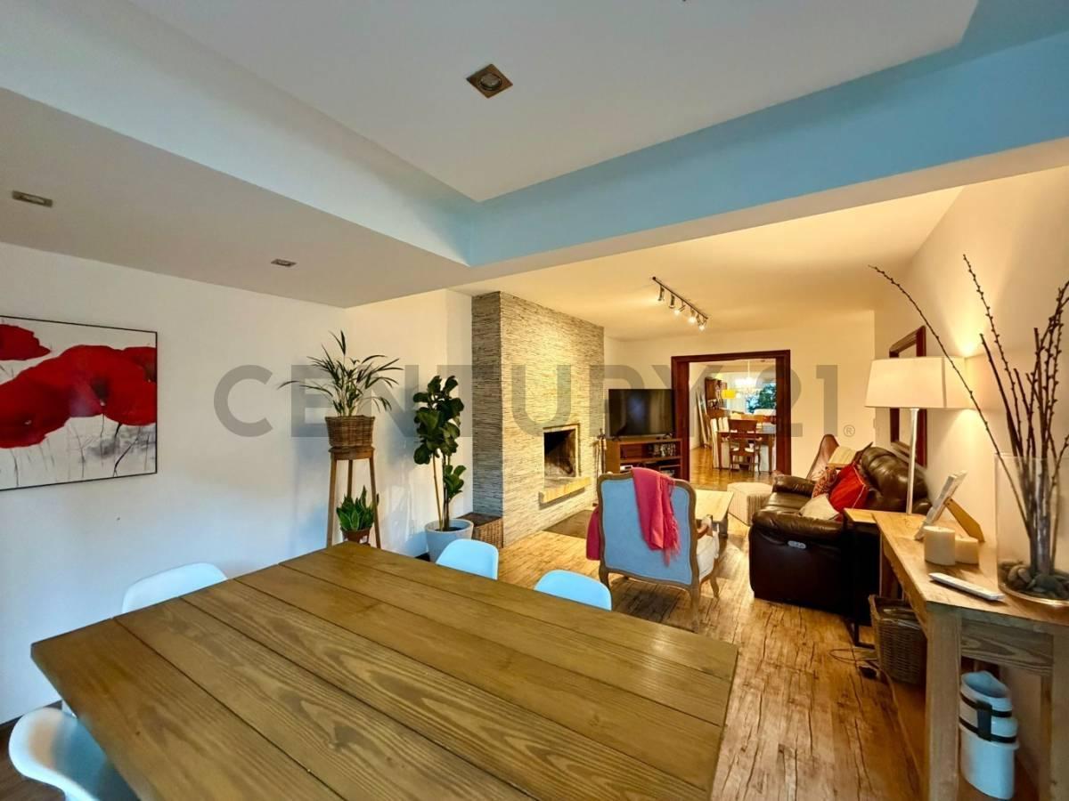 Venta Apartamento en Pocitos | 3 Dormitorios + Servicio | Barbacoa | 3 Garages