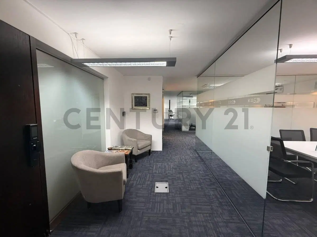 Alquiler Oficina Punta carretas | 260mts | 3 baños | 4 cocheras 5
