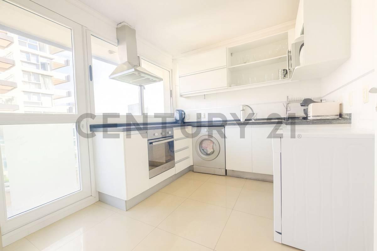 Foto de Venta de Apartamento 3 Dormitorios en Casino Tower, Punta del Este, imagen 1