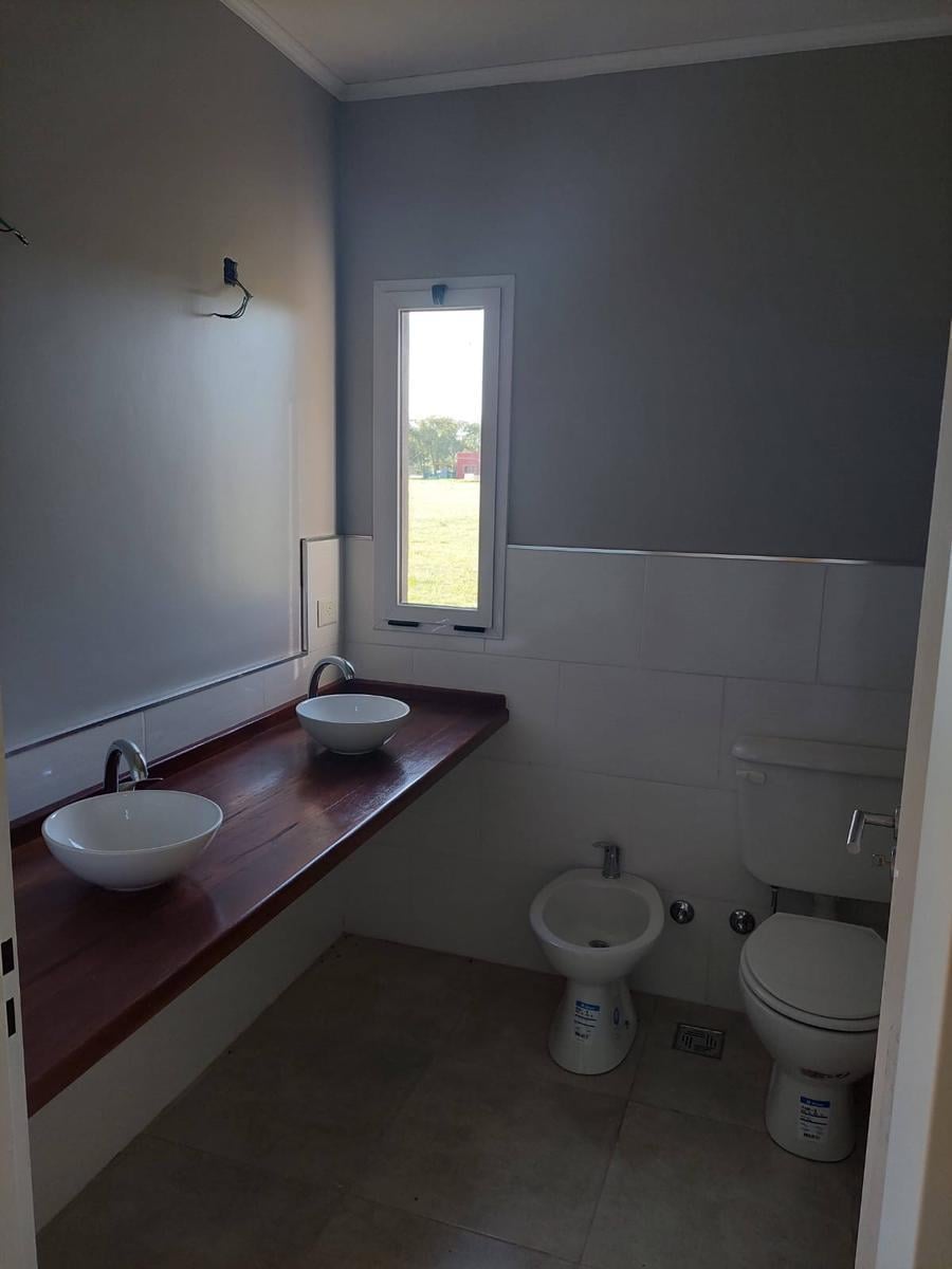 VENTA DE CASA . B°CERRADO LA ASUNCION. LUJAN-BS AS