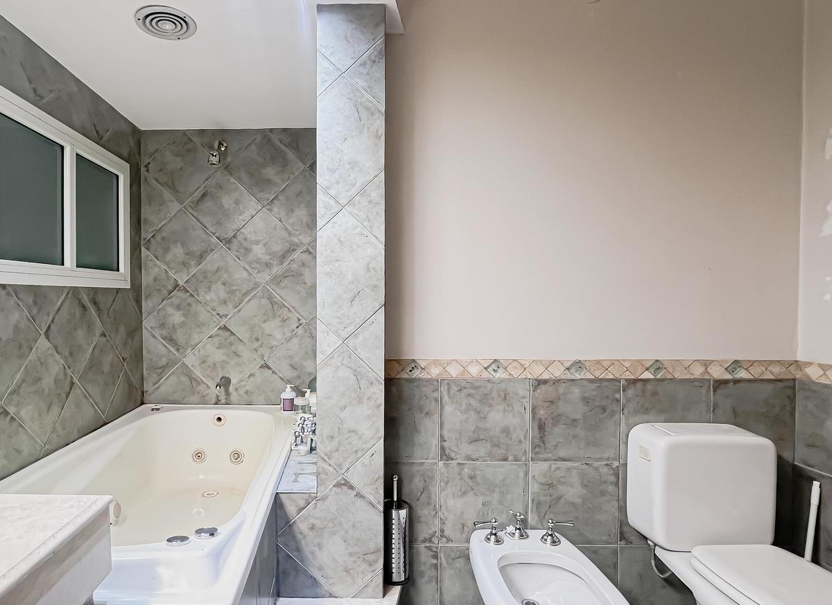 Se Vende Casa en Barrio Alejandro Centeno 4