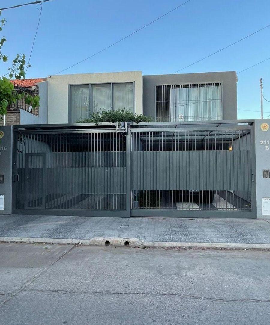 Venta: Duplex Mansión en Alto Alberdi. 170 m2 cubiertos.
