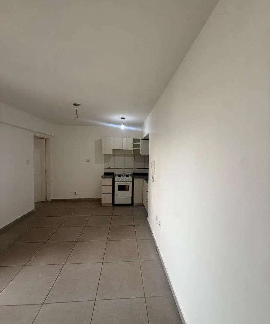 Departamento en alquiler, B° Cofico, un dormitorio, balcón con asador y pileta. 2
