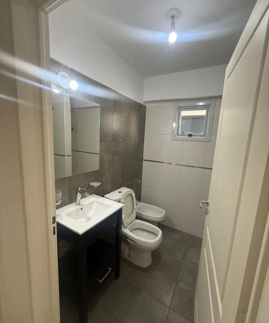 Departamento en alquiler, B° Cofico, un dormitorio, balcón con asador y pileta. 3