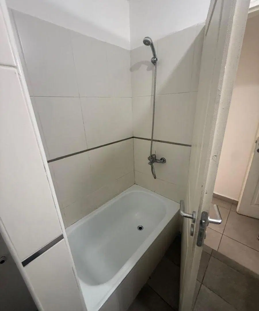 Departamento en alquiler, B° Cofico, un dormitorio, balcón con asador y pileta. 5